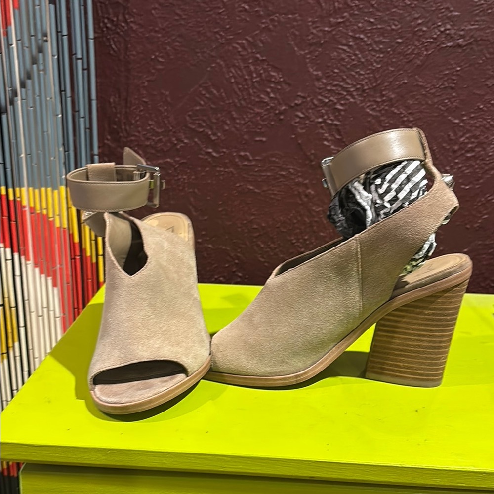 Marc Jacobs Beige Open-Toe Block Heels